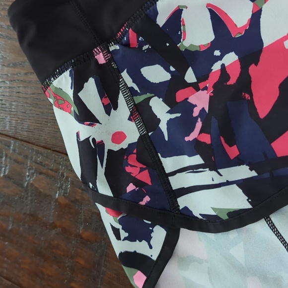 LULULEMON I Multi-Color Hotty Hot Pop Cut Boom Juice Lined Running Shorts, 8 - Picture 9 of 16